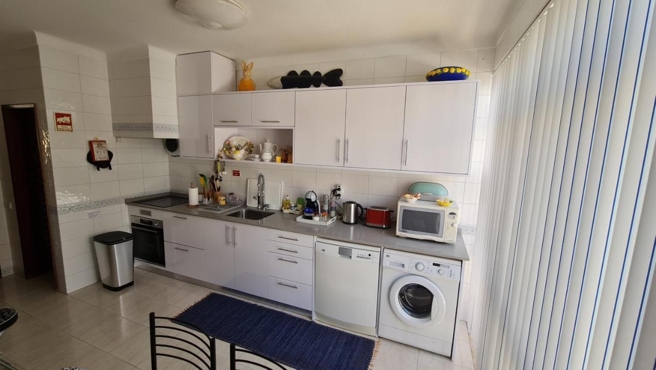 לאגוּ‏ש Apartmento Praia Da Dona Ana מראה חיצוני תמונה