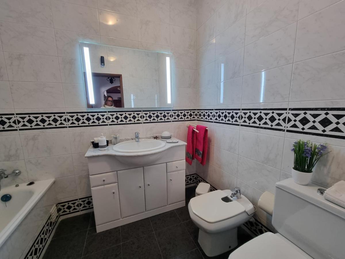 לאגוּ‏ש Apartmento Praia Da Dona Ana מראה חיצוני תמונה