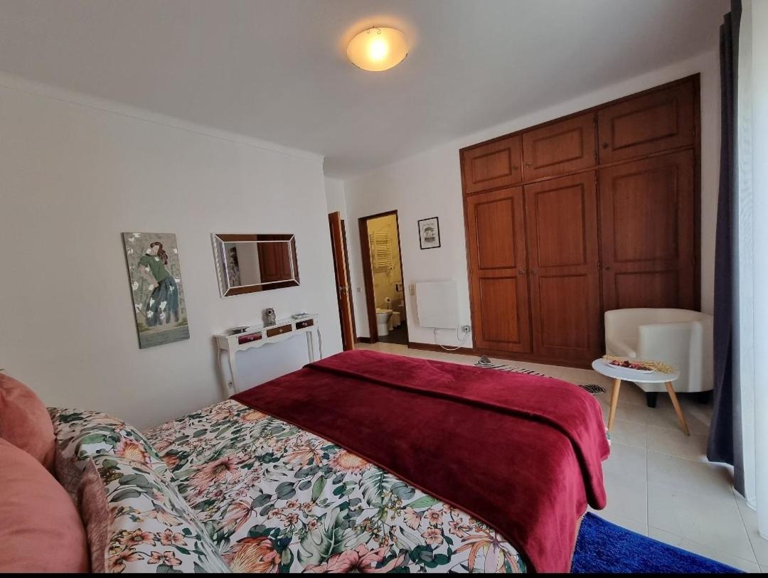 לאגוּ‏ש Apartmento Praia Da Dona Ana מראה חיצוני תמונה
