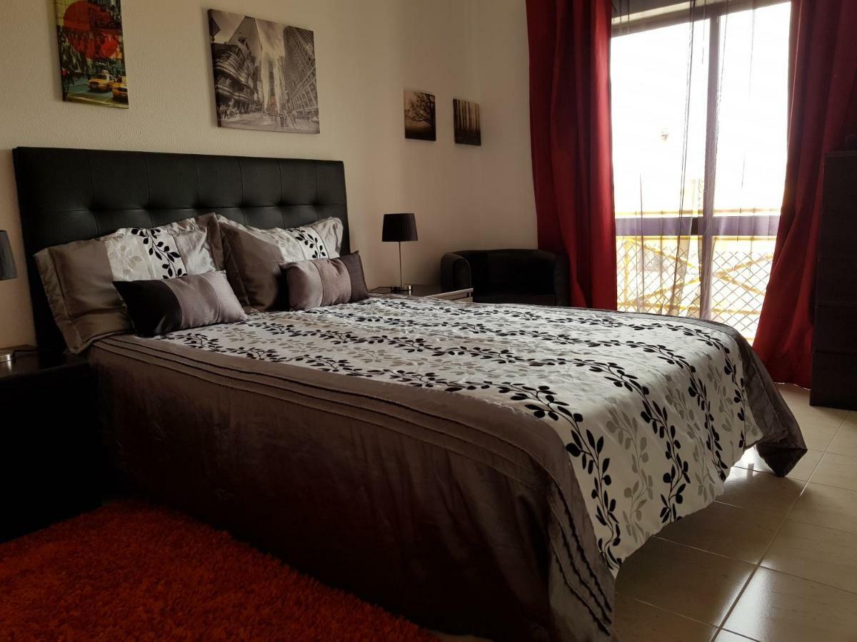 לאגוּ‏ש Apartmento Praia Da Dona Ana מראה חיצוני תמונה